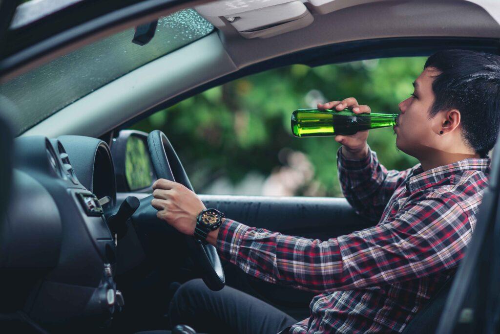 Efectos y consecuencias del consumo de drogas y alcohol en la conducción